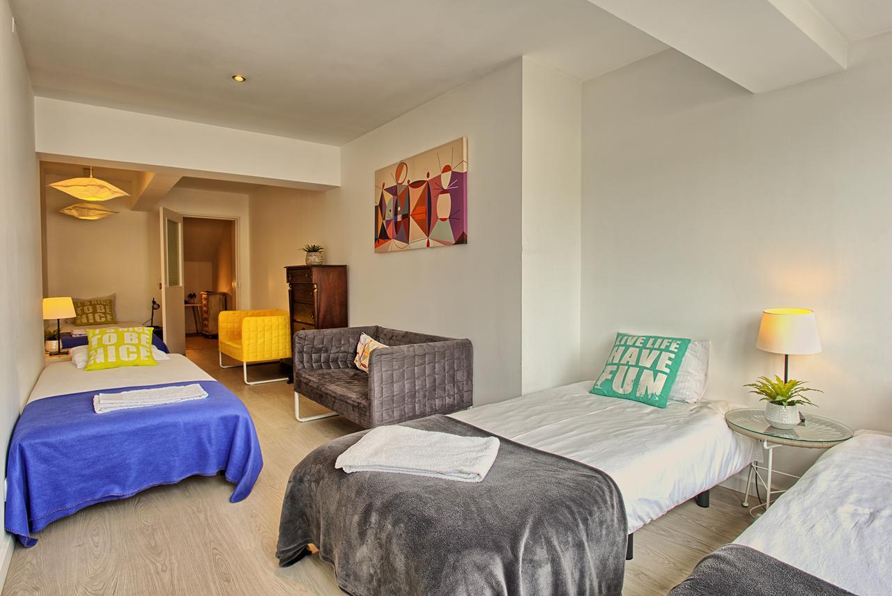 Sao Pedro 30 Guests Apartment Lisbon Exterior photo